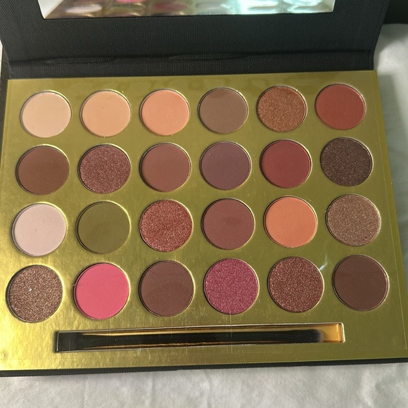 Boden Eyeshadow Palette - Multi-Color - Picture 2 of 5
